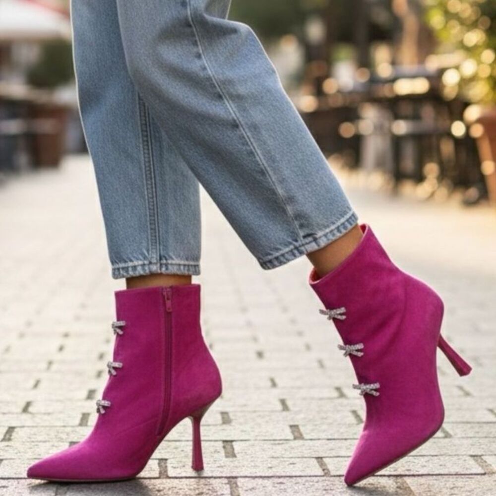 Gianni Bini Womens Booties Sz 6 M Dalton Suede Rhinestone Bow Pink Pointed Toe